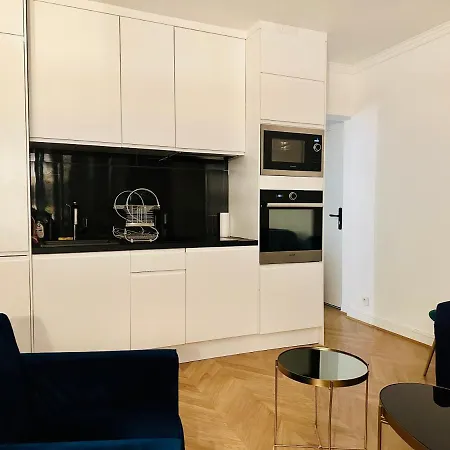 Home Sweet Home Champs de Mars-2